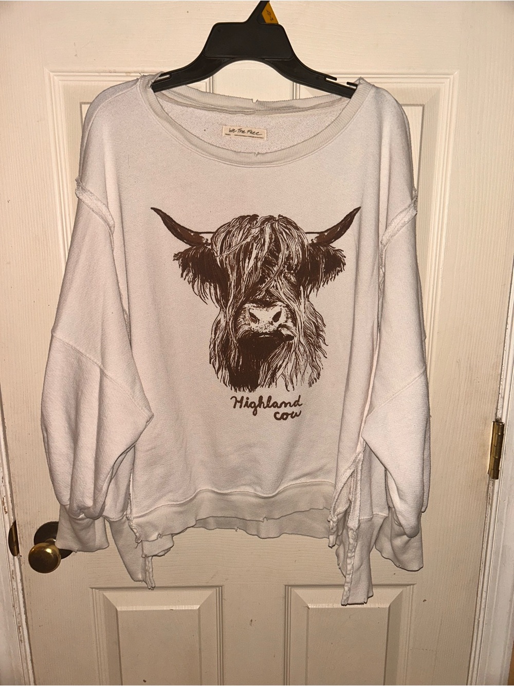 WE THE FREE CREAM HIGHLAND COW GRAPHIC CAMDEN PULLOVER SWEATSHIRT Sz S OVERSIZED - Picture 9 of 9